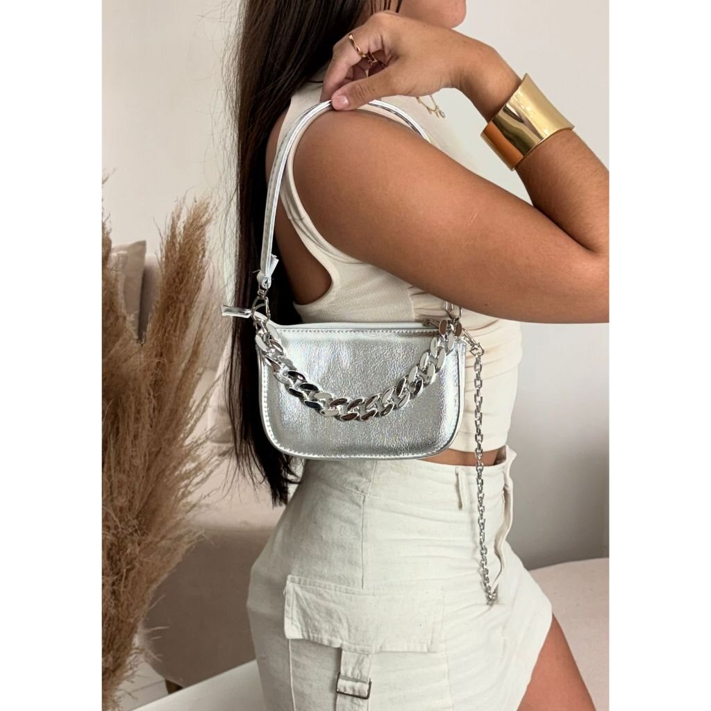 Bolsa feminina pequena com alça de corrente